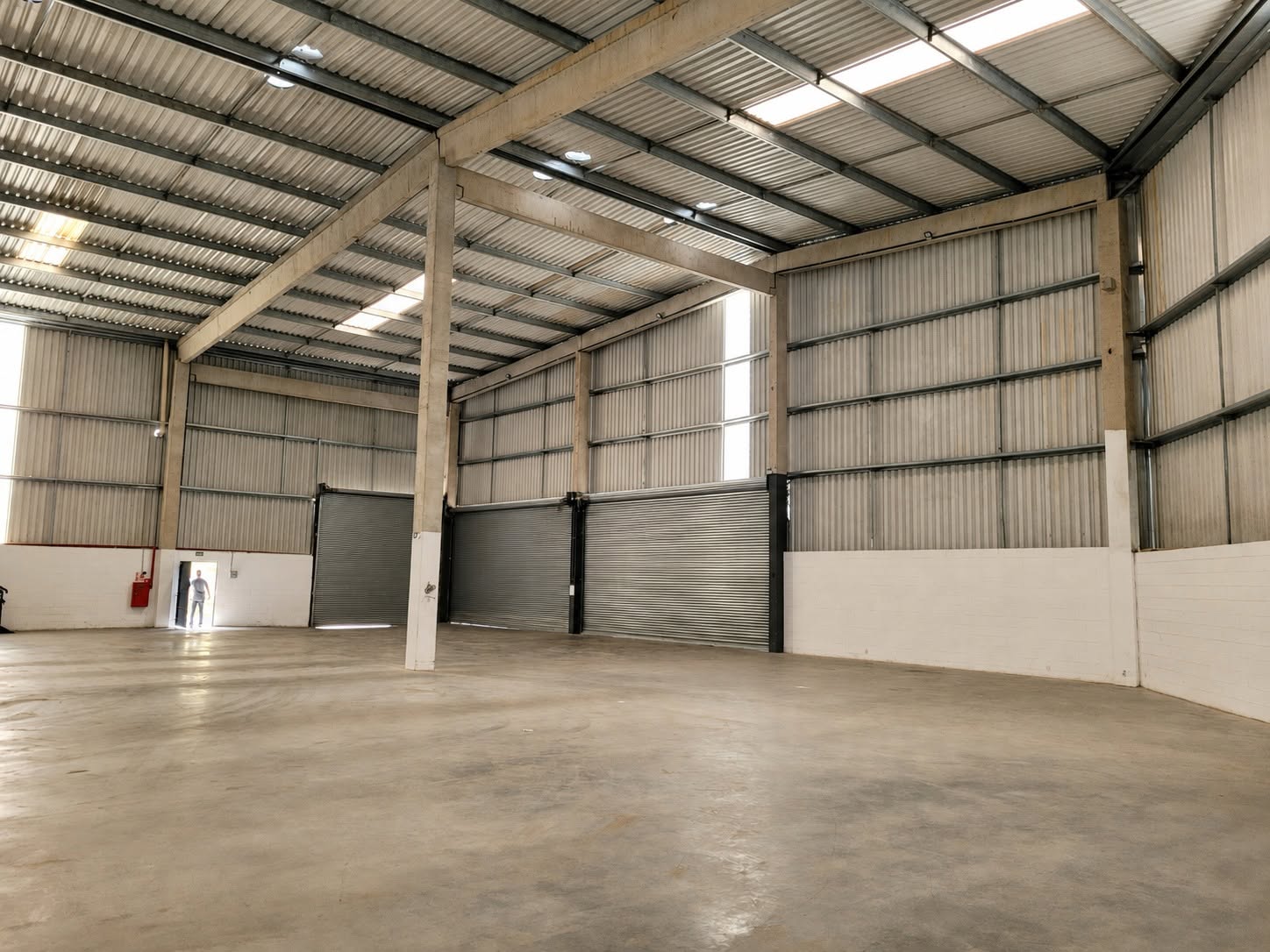 Foto 4 de Galpão industrial à venda ou locação no Potuverá com 3.000 m² e acesso à Régis Bittencourt · Ref. 1885