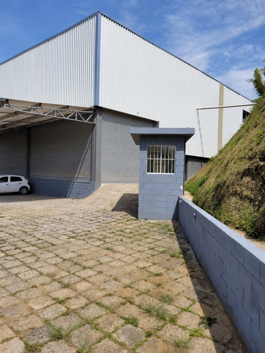 Foto 12 de Galpão industrial à venda ou locação no Potuverá com 3.000 m² e acesso à Régis Bittencourt · Ref. 1885