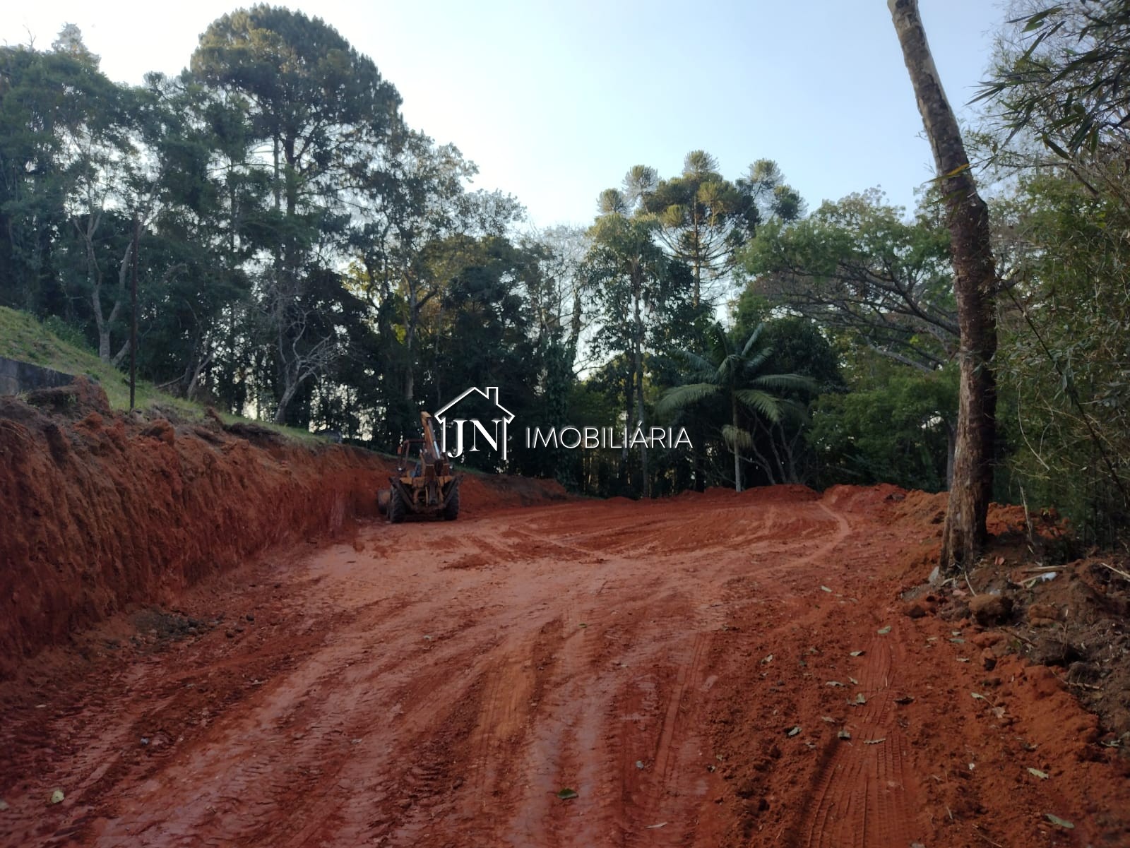 Terreno à venda em Terraplanado Lagoa, Itapecerica da Serra · Ref. 1546