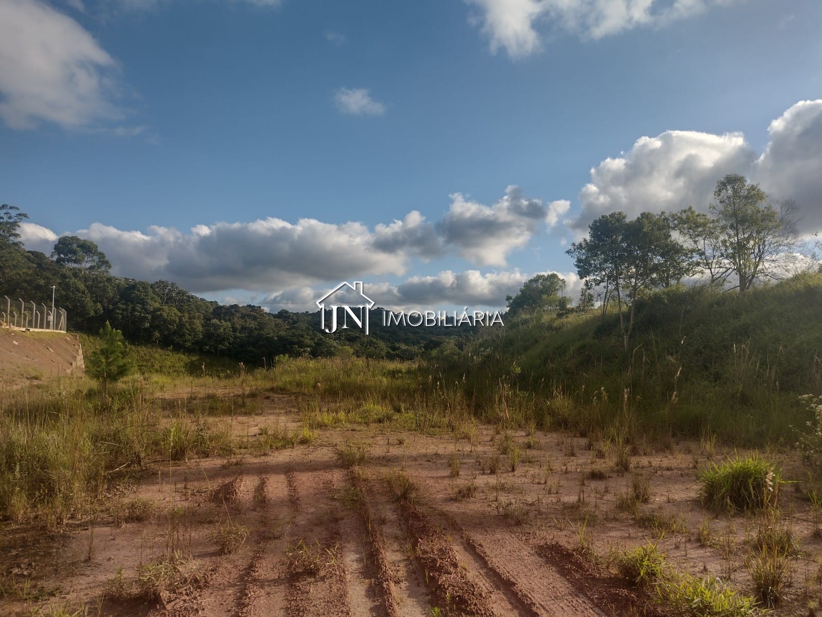 Área Industrial à venda em Potuverá, Itapecerica da Serra · Ref. 1690