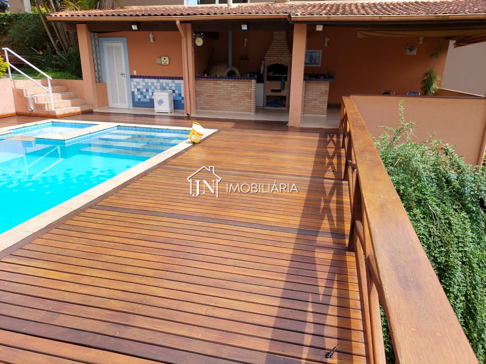 Foto 3 de Casa à venda na Granja Viana com 3 suítes, piscina, sauna e terreno de 1.300 m² · Ref. 1789
