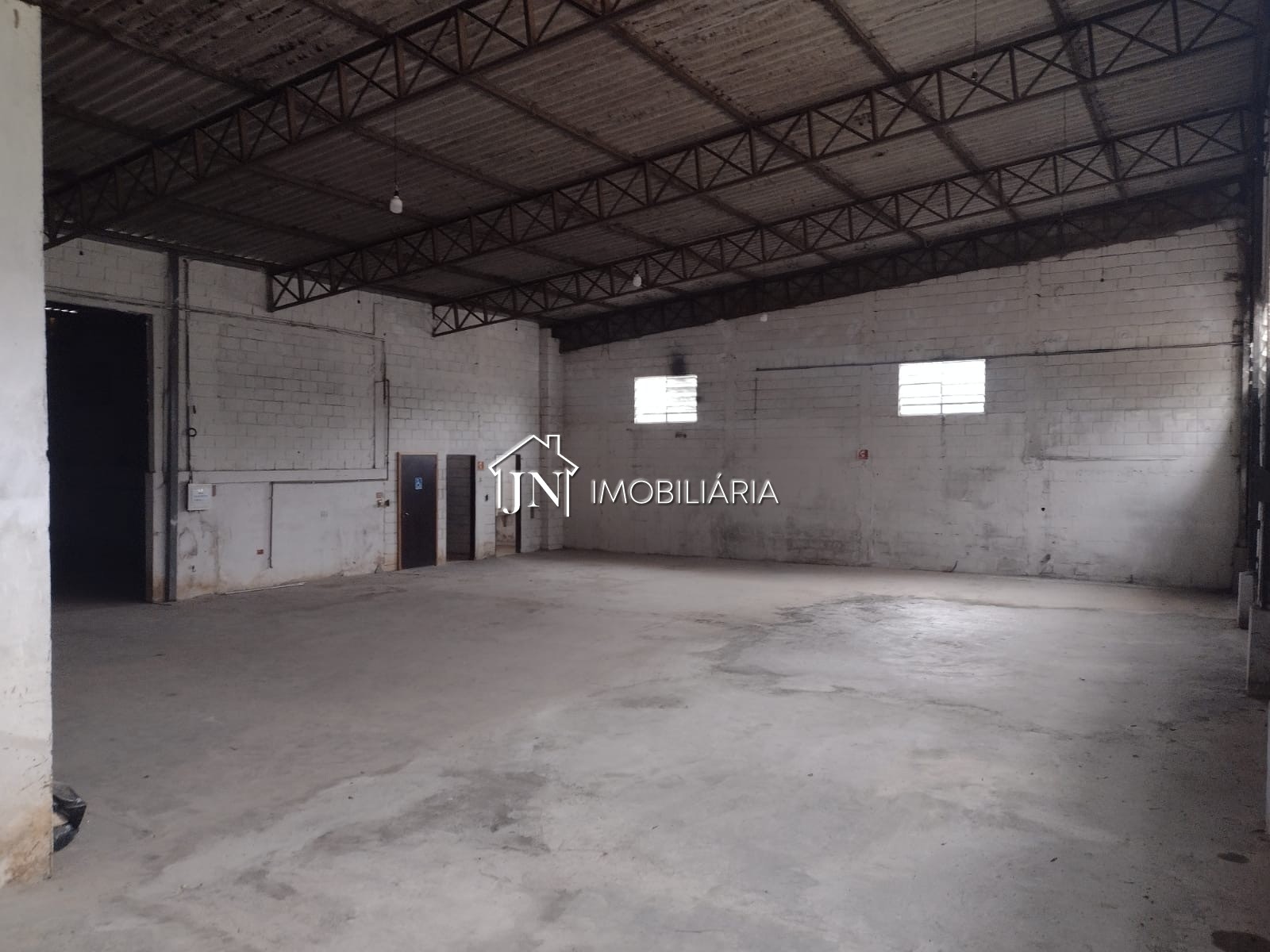 Foto 2 de Galpão comercial no Centro de Itapecerica da Serra com 1.367,11 m² · Ref. 1832