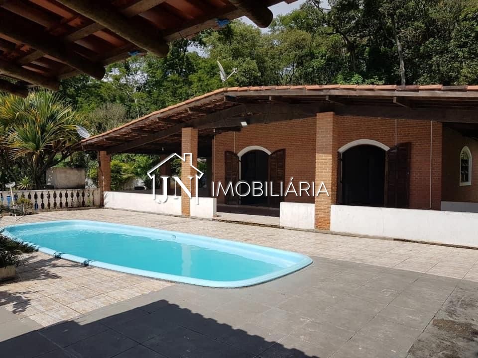 Chácara à venda com 3.300 m², piscina, lareira e escritura · Ref. 1869