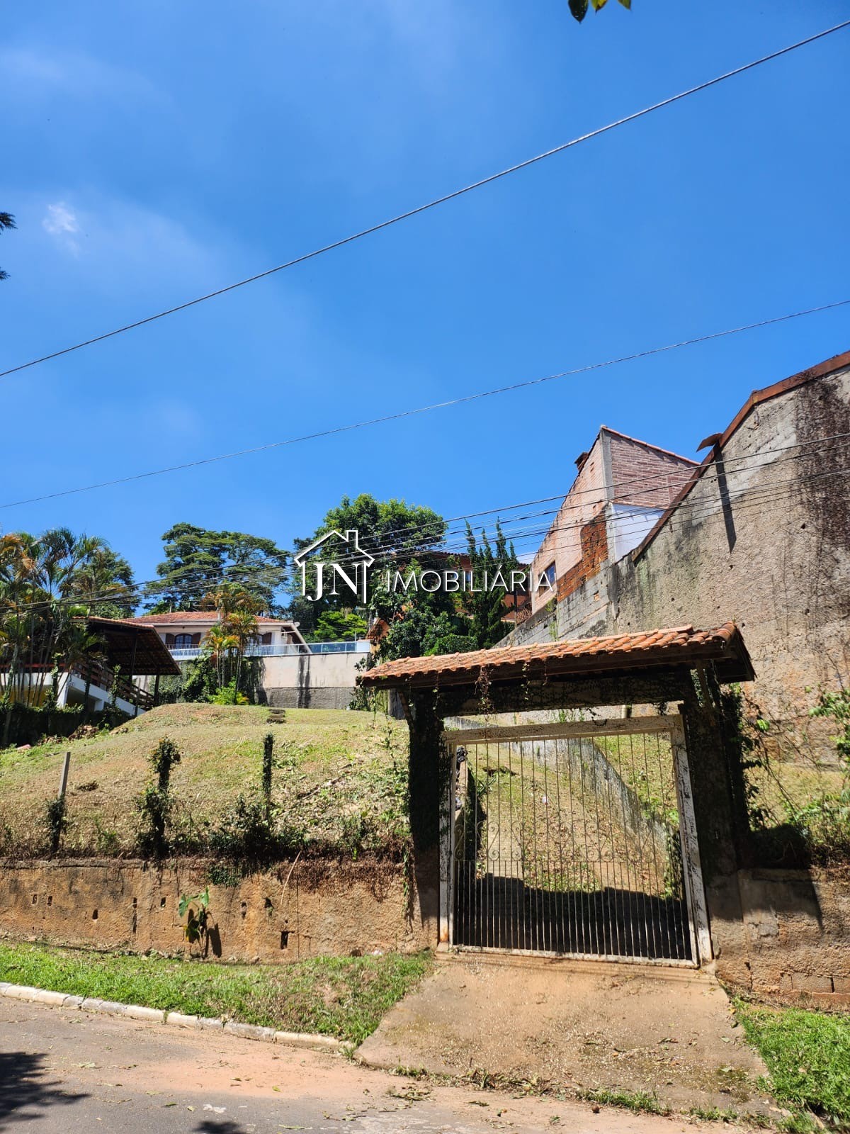 Terreno à venda em Condominio Delfim Verde, Itapecerica da Serra · Ref. 1886