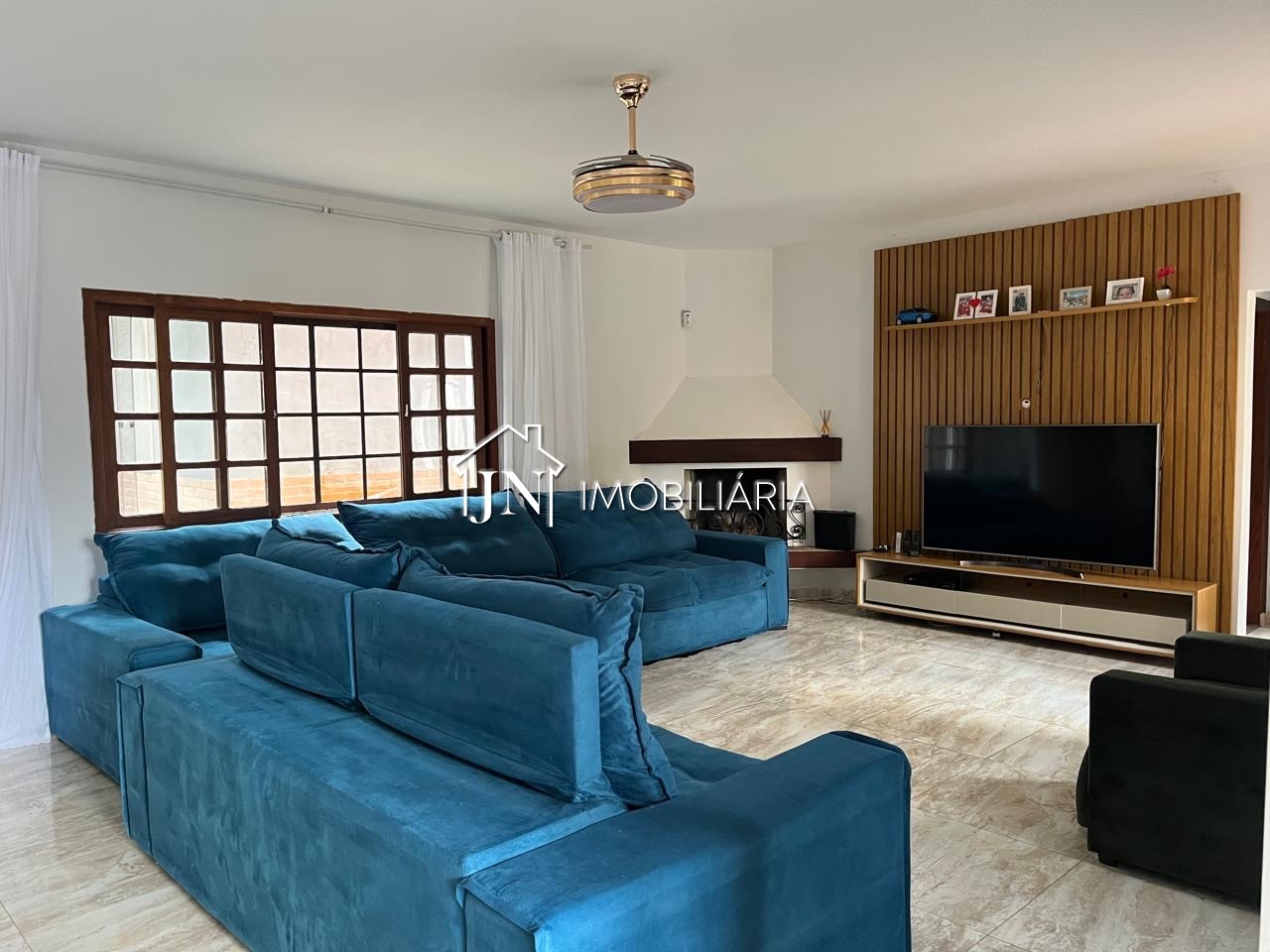 Foto 3 de Chácara à venda com 5.902,64 m², área gourmet, salão de festas e casa de caseiro · Ref. 1888